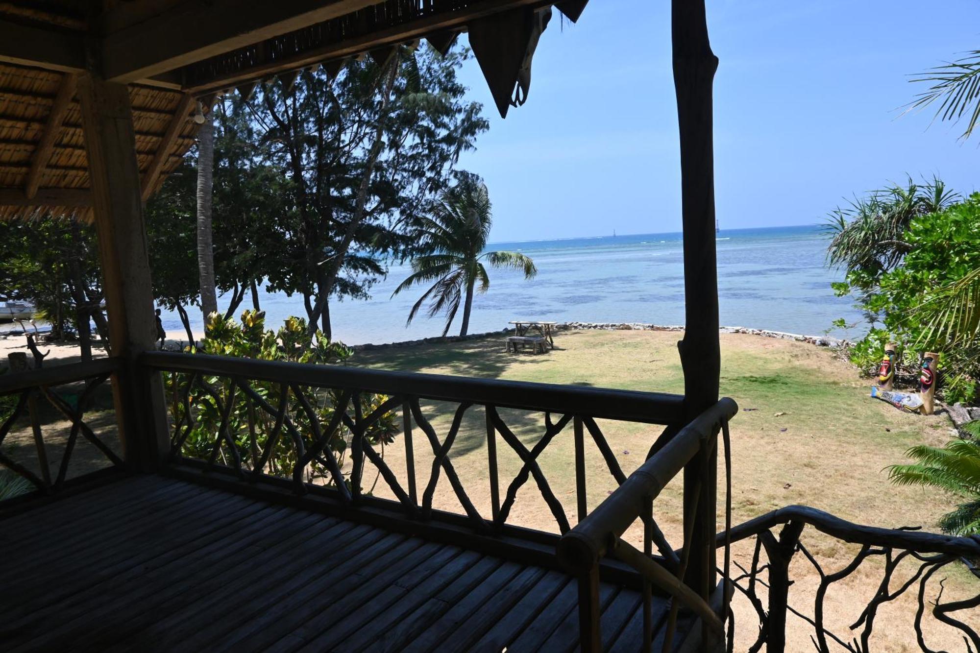 Bunga Jabe Villa Karimunjawa Exterior photo